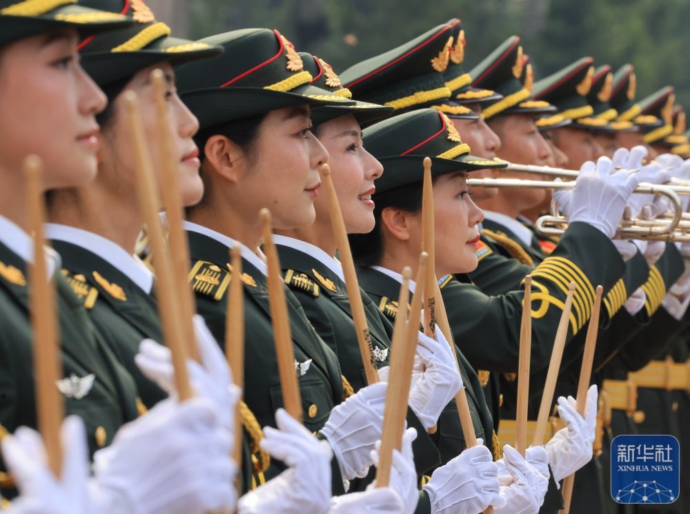 ↑ 中国人民解放军联合军乐团在进行训练（8月12日摄）。新华社记者 殷刚 摄
