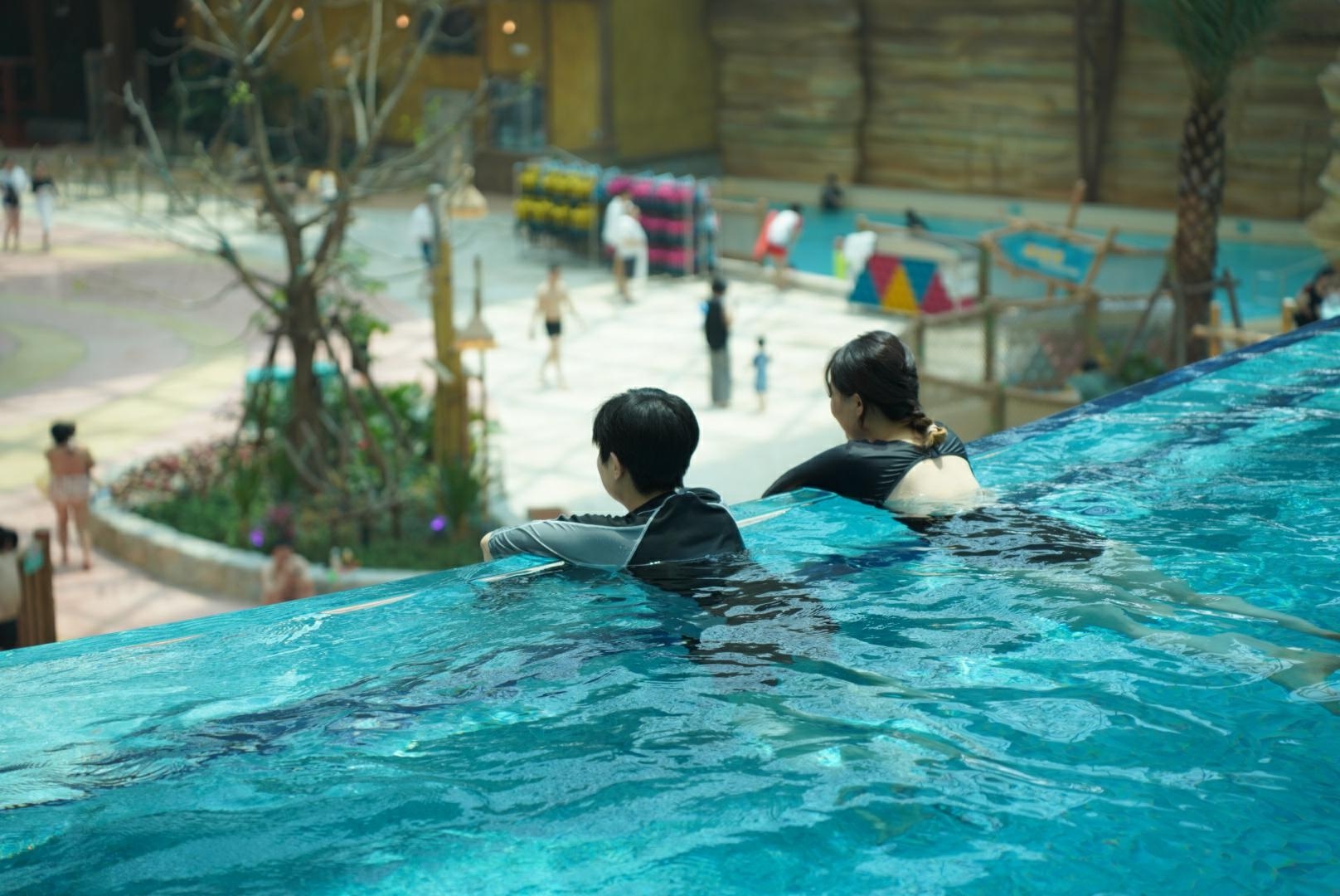 室内水乐园5-无边泳池