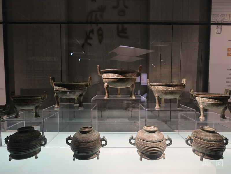 七鼎六簋展品(央广网发 实习记者苏睿楠 摄)