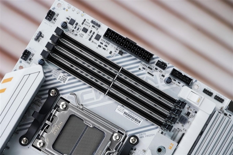 七彩虹CVN X870 ARK FROZEN V14方舟主板评测: 5G网卡+高频内存 锐龙9000舰队新旗舰