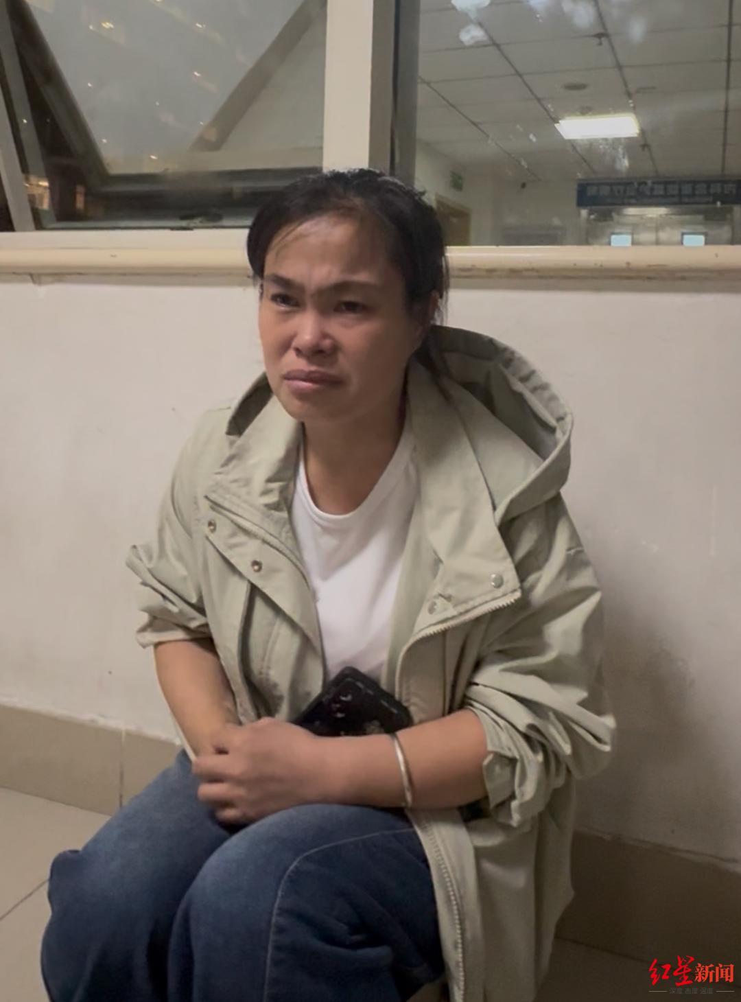 ▲小林的妈妈吴女士接受采访