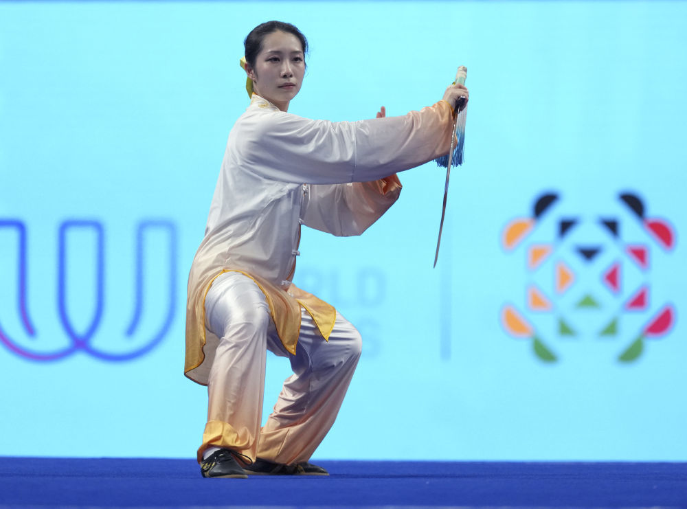 8月8日,卢卓灵在2025年成都世运会太极剑比赛中。