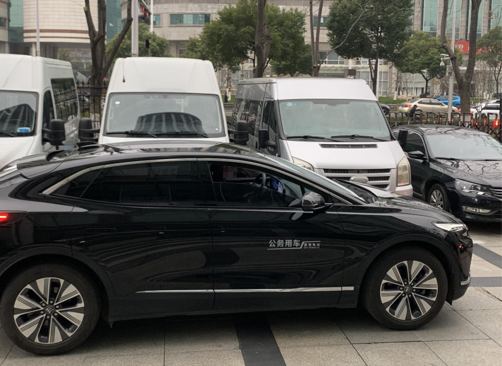 正确的湖北省公务用车统一标识