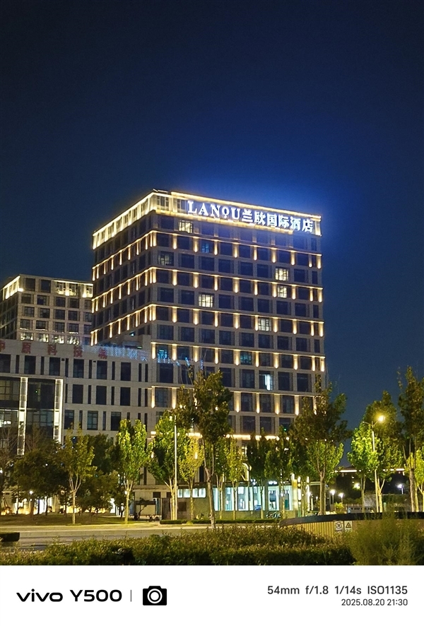 超强霸榜续航第一! vivo Y500评测:无敌的续航王者