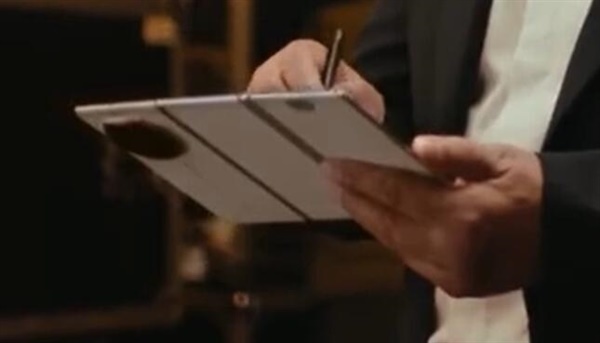 预计起售价1.5万!余承东曝光华为三折叠旗舰MateXTs真机,新增白色且支持手写笔【附智能手机行业市场分析】