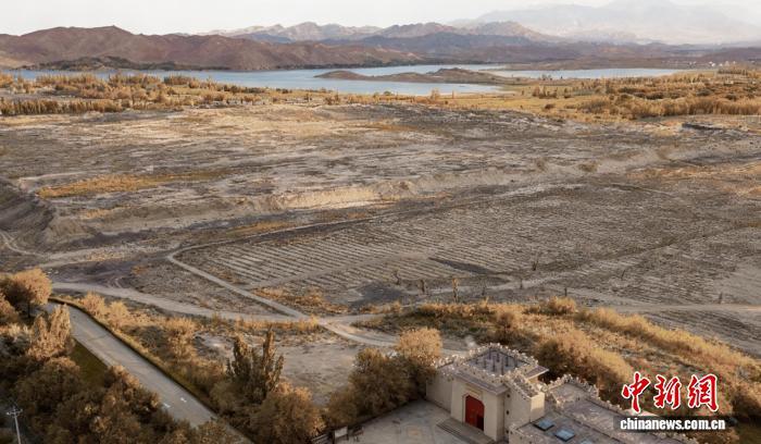 俯瞰乌拉泊古城。(资料图)乌鲁木齐市文化广播电视和旅游局(市文物局)供图