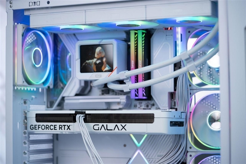 影驰RTX 5060 Ti金属大师白金版16GB MAX OC评测:DLSS 4加持4K游戏轻松流畅 纯白设计完美匹配影驰全家桶