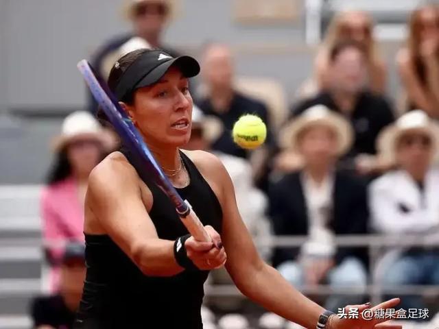 2-1!法网诞生40年奇迹,首位前3种子出局,郑钦文冲击4强