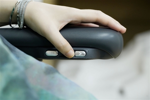 全球首款动态人体工学椅!清闲Libernovo图赏