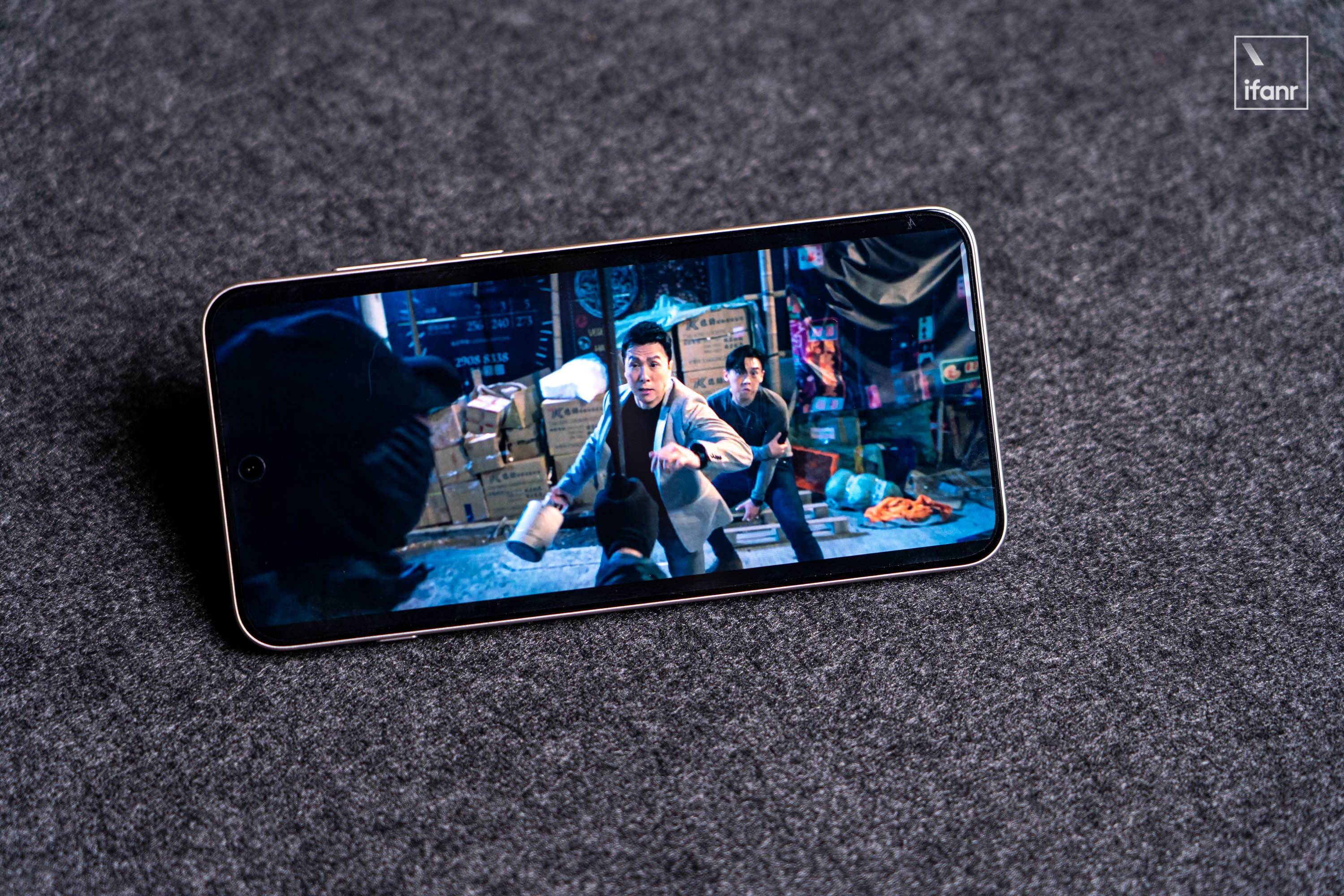 一加 Ace 5 至尊版:起售价 2000 出头,搭载天玑 9400+ 的三芯组合,到底强在哪里?