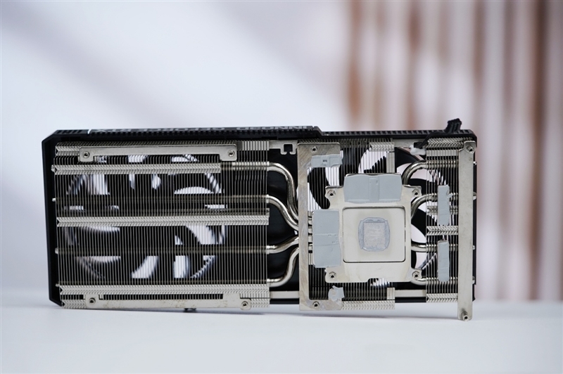 映众RTX 5060 Ti曜夜16GB显卡评测:小巧简约 DLSS 4表现亮眼