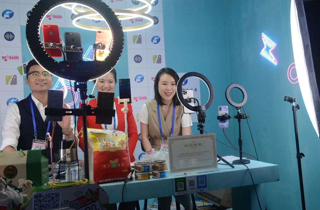 关税战后,国内的直播间更热闹了