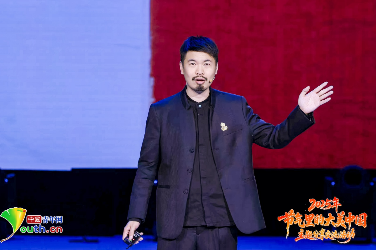 陈诗宇分享《古代服饰中的四季与节气》。中国青年网记者 安俐 摄