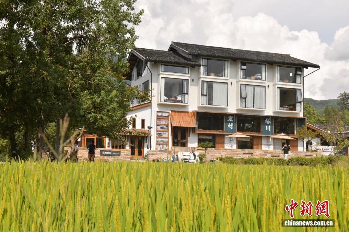 9月11日，安徽塔川村，孙敏创办的一家美学空间。　中新社记者 储玮玮 摄