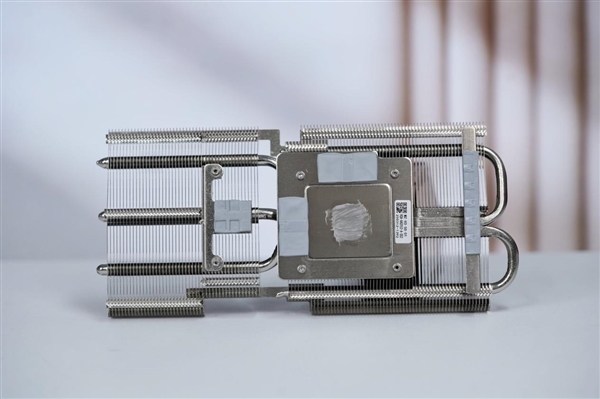 七彩虹iGame RTX 5060 Ti Ultra W DUO 16GB OC显卡图赏