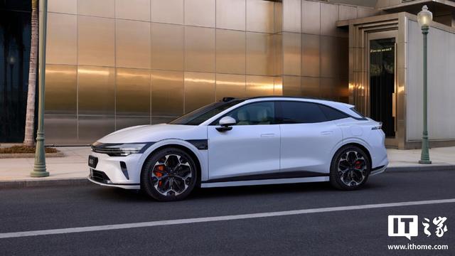 极氪007GT 5月购车权益公布:辅助驾驶、选配车色限时免费