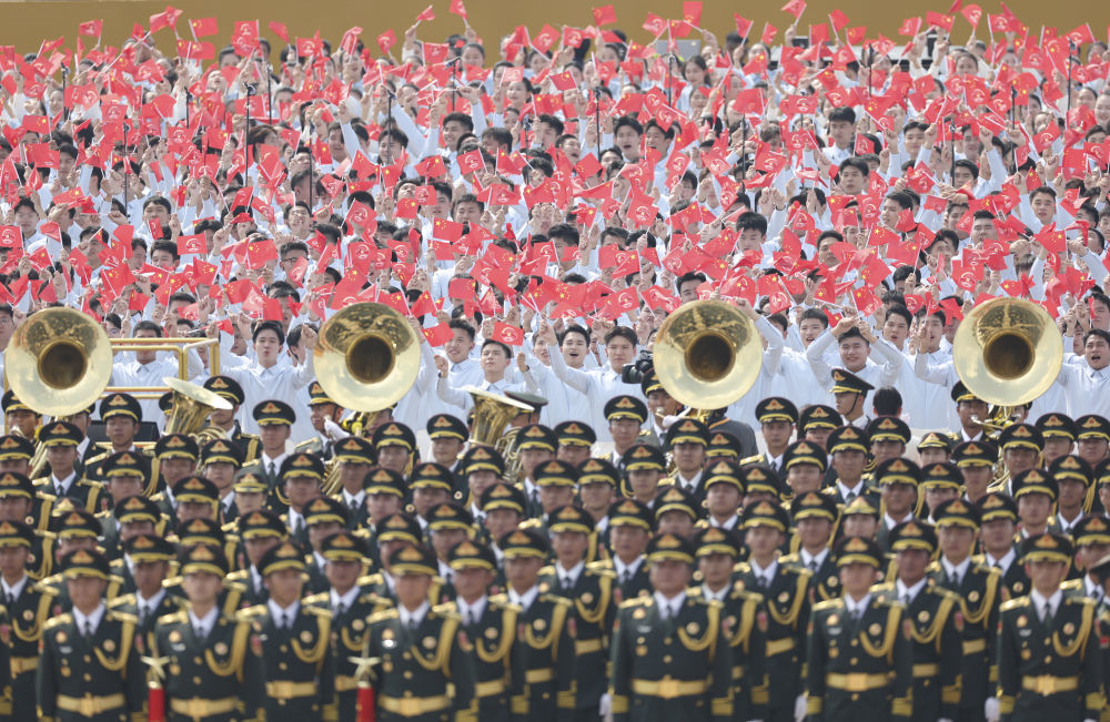 9月3日，纪念中国人民抗日战争暨世界反法西斯战争胜利80周年大会在北京隆重举行。这是中国人民解放军联合军乐团和合唱团。新华社记者 陈斌 摄