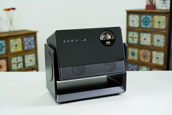 投影仪界的“六边形战士” 当贝S7 Ultra Max高端家用投影仪深度评测