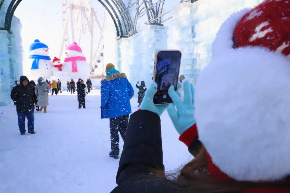 12��17�գ��ο��ڹ�������ѩ�������������㡣�»������ �쿭�� ��