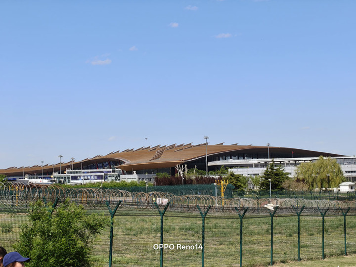 OPPO Reno14实况照片体验 视频能转录全焦段清晰