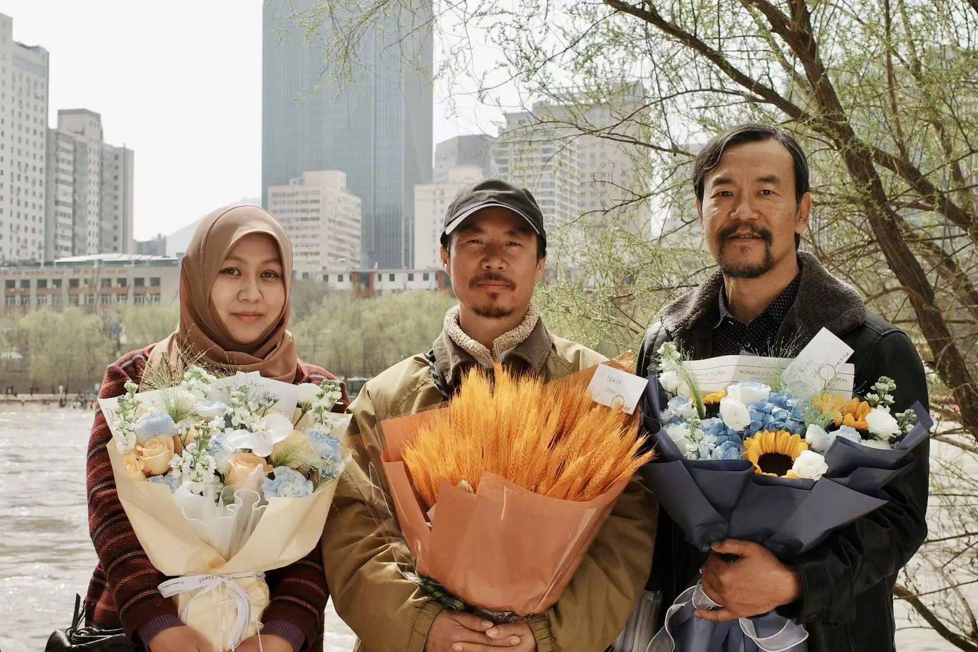 早报|曝 iOS19 将采用圆形图标/奥迪等多家车企暂停对美出口汽车/灭绝超万年的恐狼被成功复活