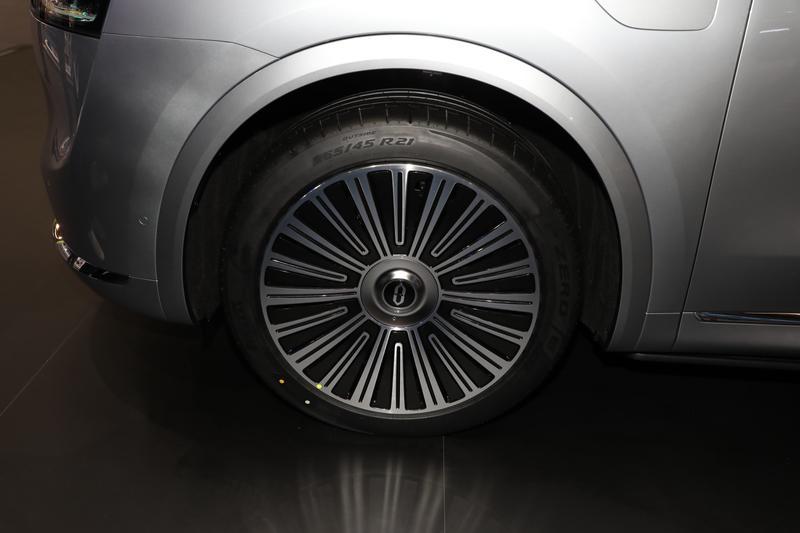 问界M9中东版设计语言_问界M5中东版首发亮相_问界