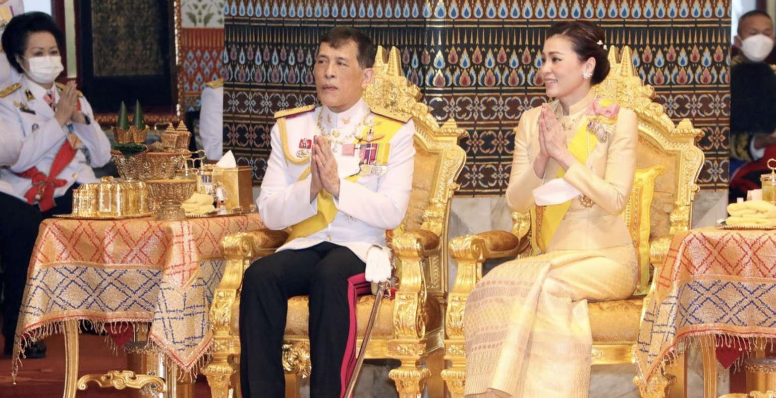 ▲泰国国王哇集拉隆功和王后素提达
