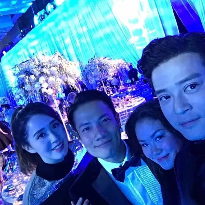 陳曉東(右一)與Effie(右二)合影