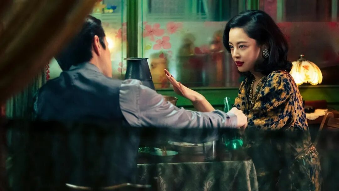 辛芷蕾与胡歌餐桌谈话的戏