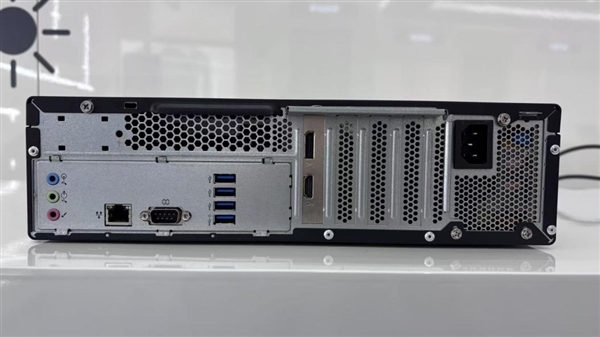 紫光台式机+飞腾D3000实测!揭秘全国产PC整机“软硬兼修”