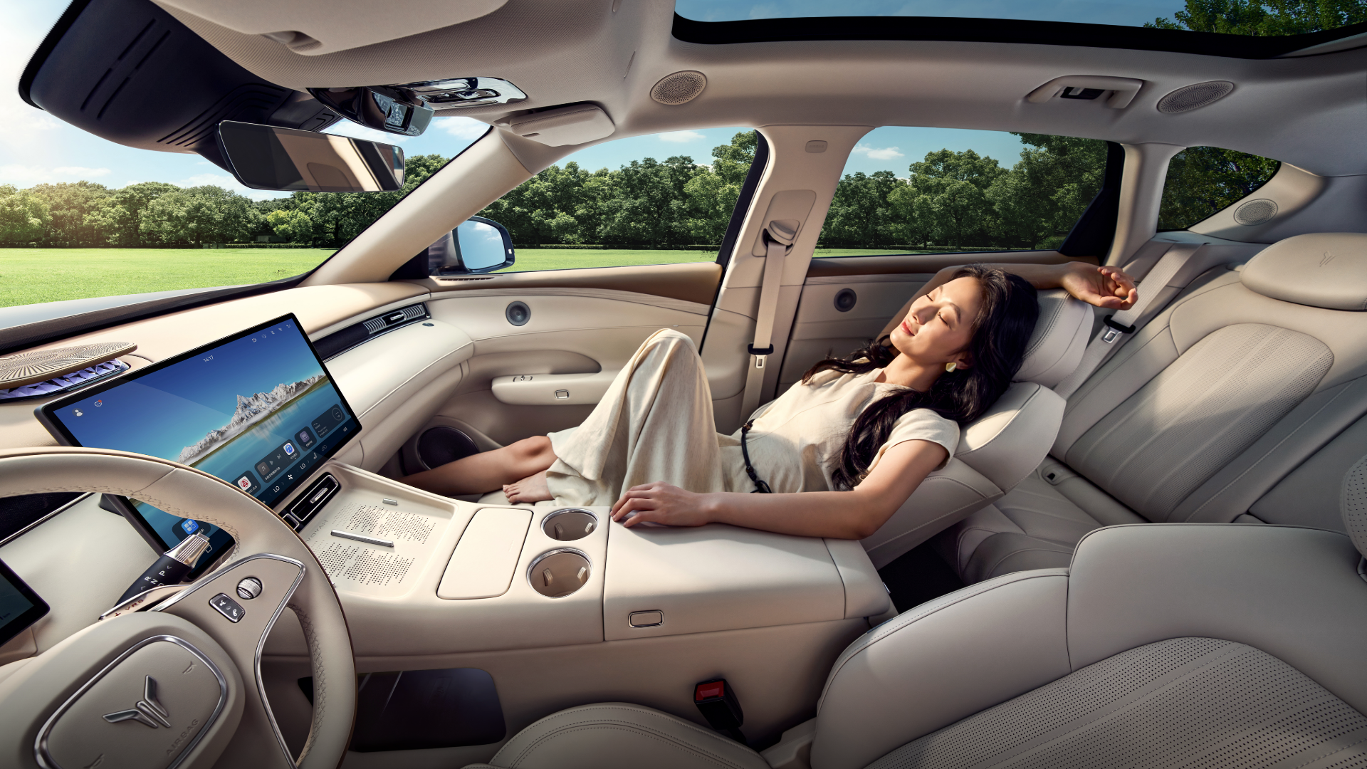 21.99 万开卷!鸿蒙座舱+乾崑智驾上车,岚图 FREE+ 直击理想 L6 腹地