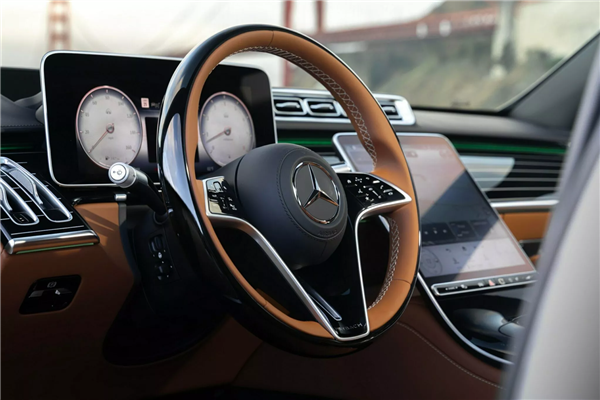 621马力V12大心脏!顶级奢享迈巴赫S680限量版亮相