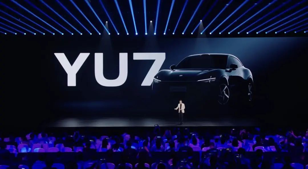 小米 YU7 亮相!天际屏首发,雷军说「19 万 9 不可能」