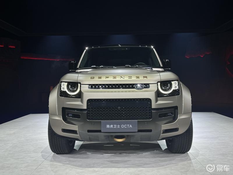 路虎卫士OCTA中国首秀 搭载4.4T V8轻混系统_凤凰网