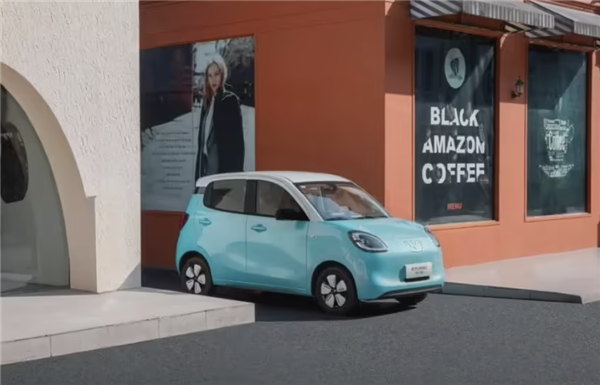 五菱宏光MINIEV四门版配置公布:两款车型 205km续航