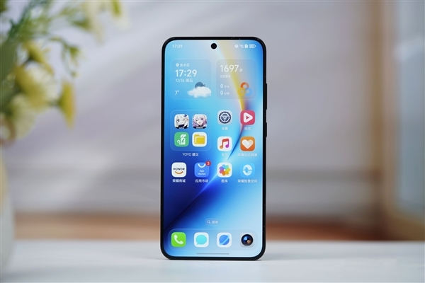 10000mAh巨无霸电池仅2599元起!荣耀WIN RT图赏