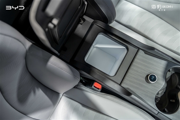 百姓买得起的旅行车!比亚迪海豹06 DM-i旅行版亮相上海车展