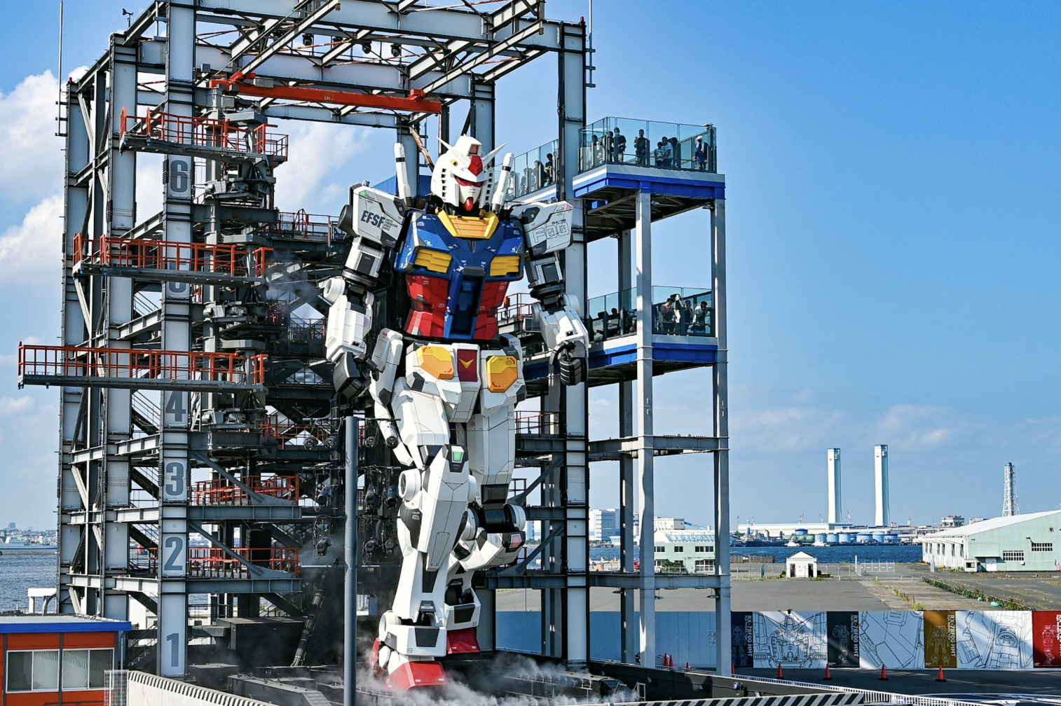 谷子硬控“00后”:有人为直播抽谷囤泡面,有人花30万开店实现吃谷自由