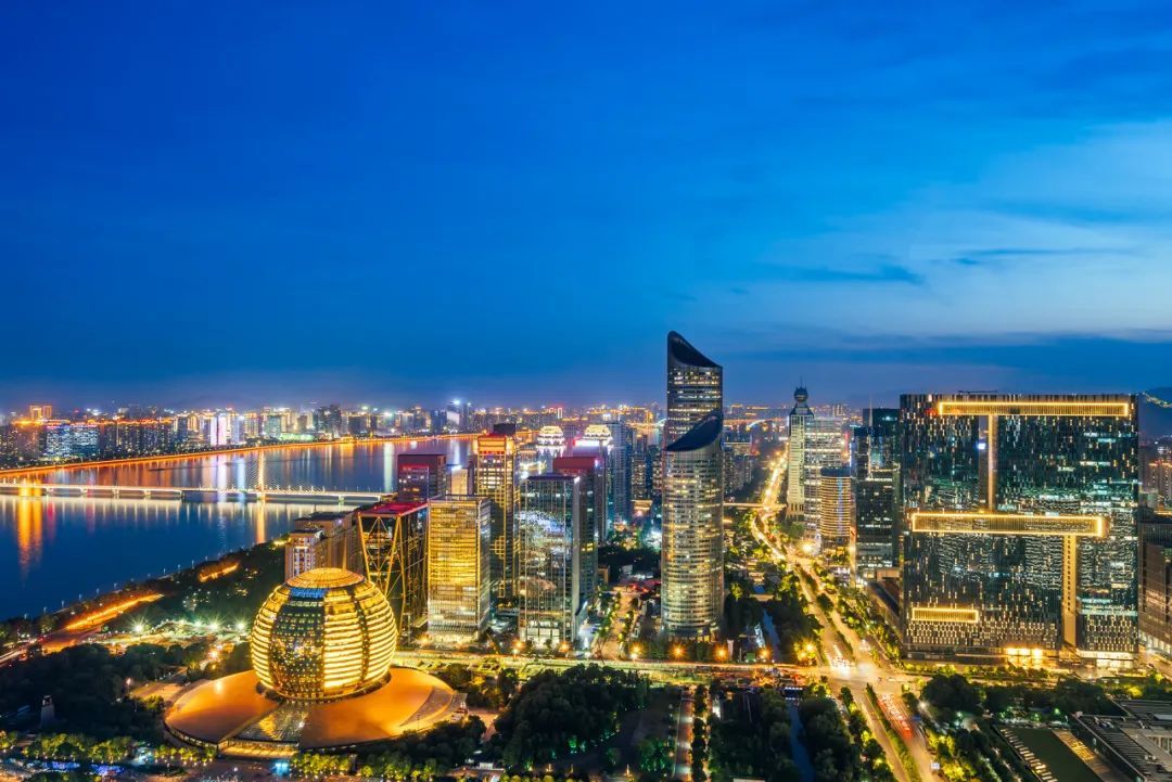 全国的大城市，都在为错过DeepSeek彻夜难眠