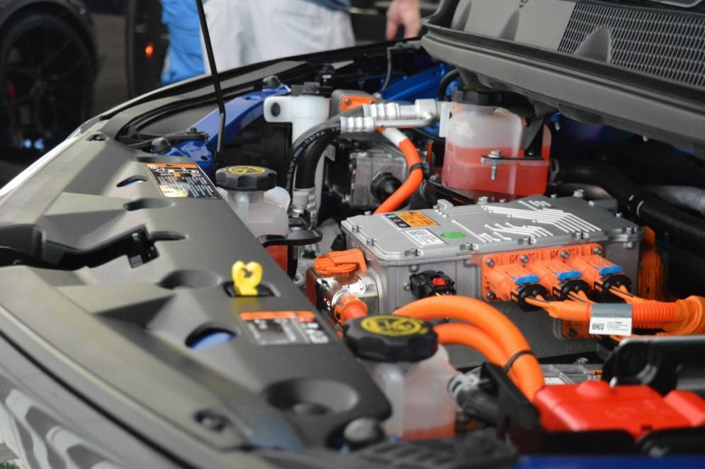 车企为什么抢着给用户当爹?