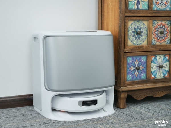 一台顶三台!云鲸逍遥002 AI活水履带洗地机器人让你彻底“躺平”清洁~