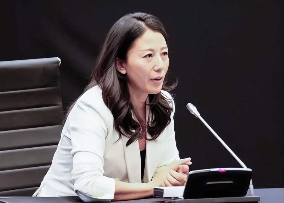 前中国体坛名将连任副主席!却被网友质疑没啥存在感