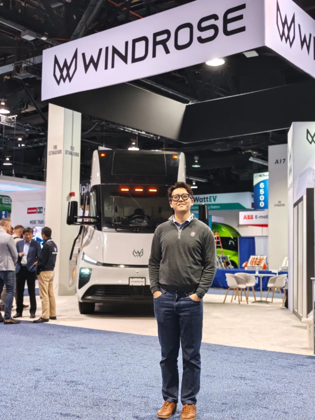 35岁,他造出续航670公里的电动重卡,特斯拉Semi迎来最强对手