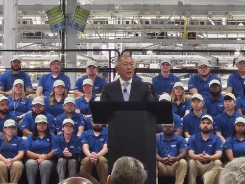 美国车主哭晕!车价暴涨125%?德系暂停交付,日韩断臂求生!谁能笑到最后?