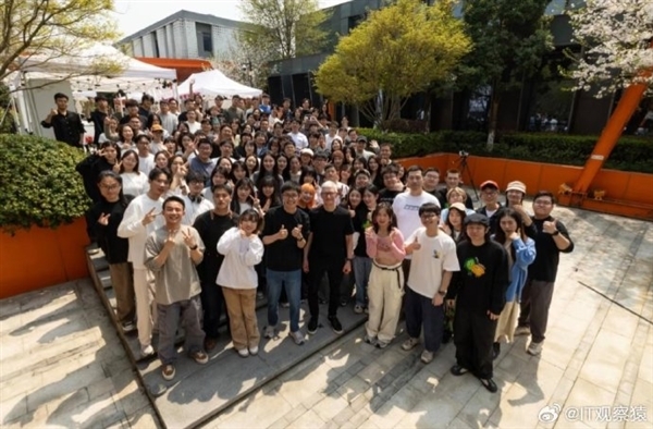 排面!库克现身杭州 约见UP主影视飓风、何同学