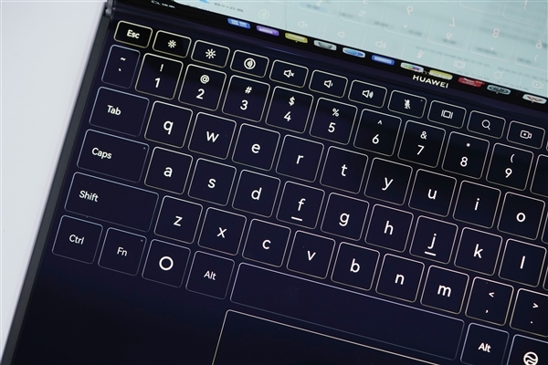 华为首款鸿蒙折叠屏电脑!MateBook Fold非凡大师图赏
