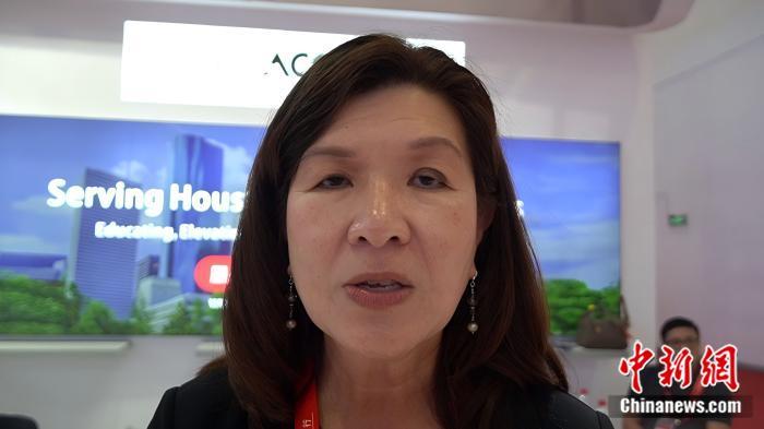 美国休斯顿亚裔商会主任芭芭拉&middot;乔 7月16日在北京链博会接受采访。 中新网 巩微微 摄