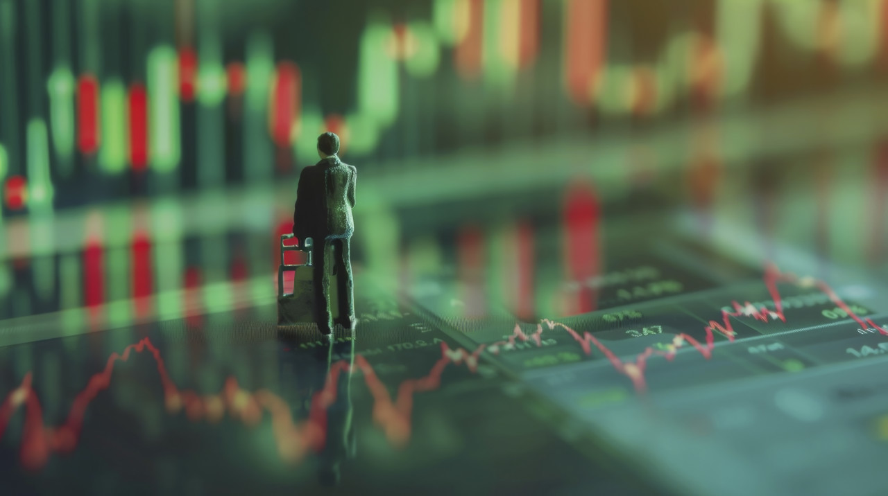 全球贸易战升级美股崩了！美国科技七巨头指数暴跌5.62%_凤凰网