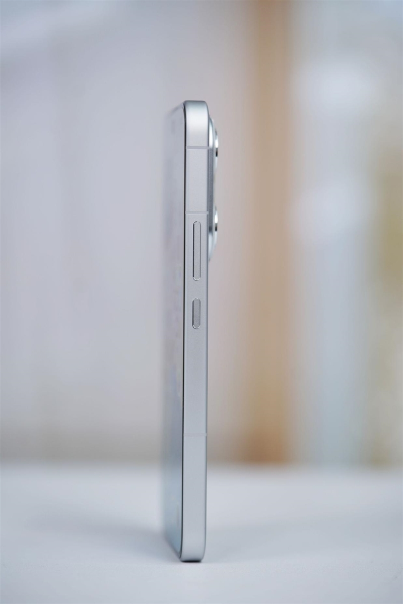 鱼与熊掌全都要!荣耀400 Pro评测:7.8mm机身塞进旗舰性能和影像