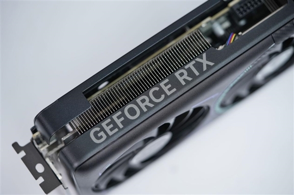 第四代电竞之心!铭瑄RTX 5070 iCraft OC 12G图赏